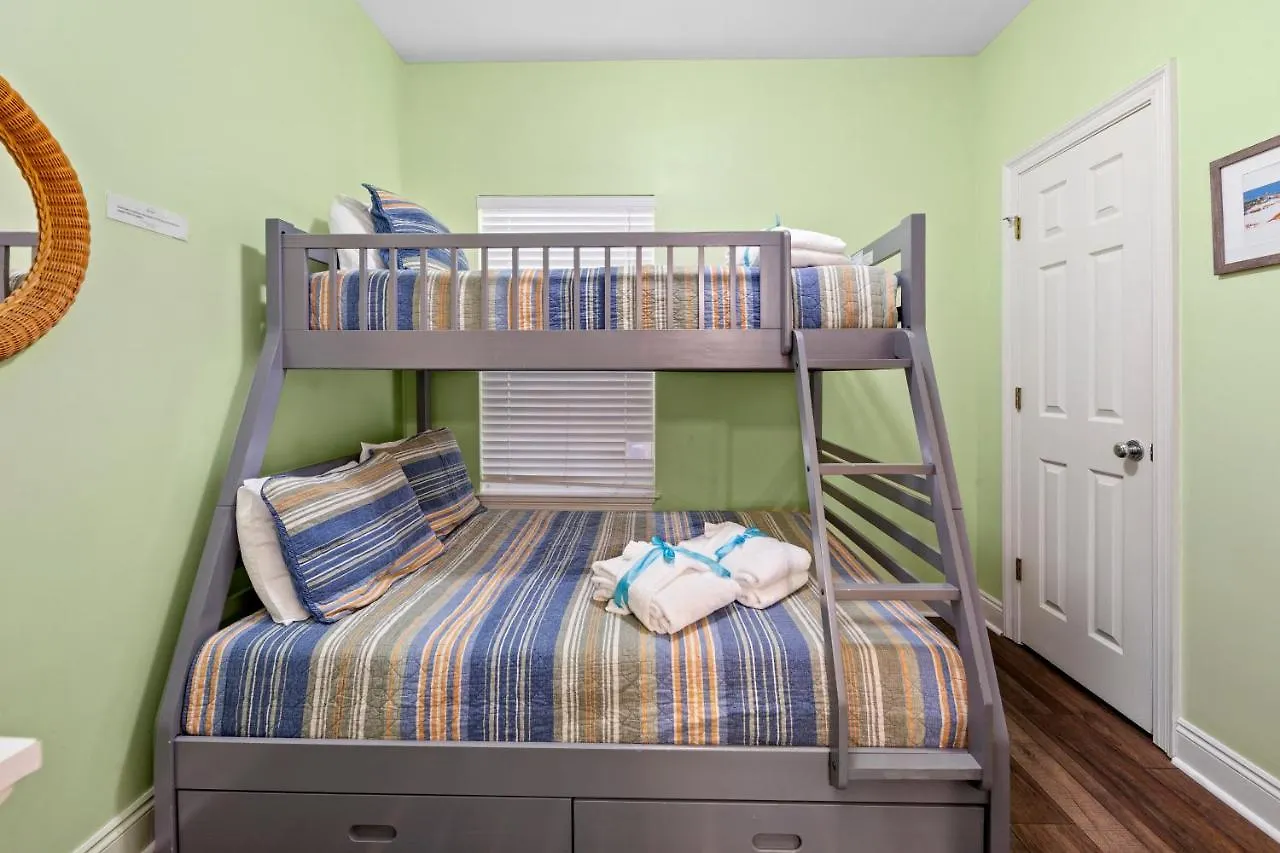 Next To Pier Park! Steps From The Beach! Dog-Friendly! Pool! Panama City Beach Holiday home