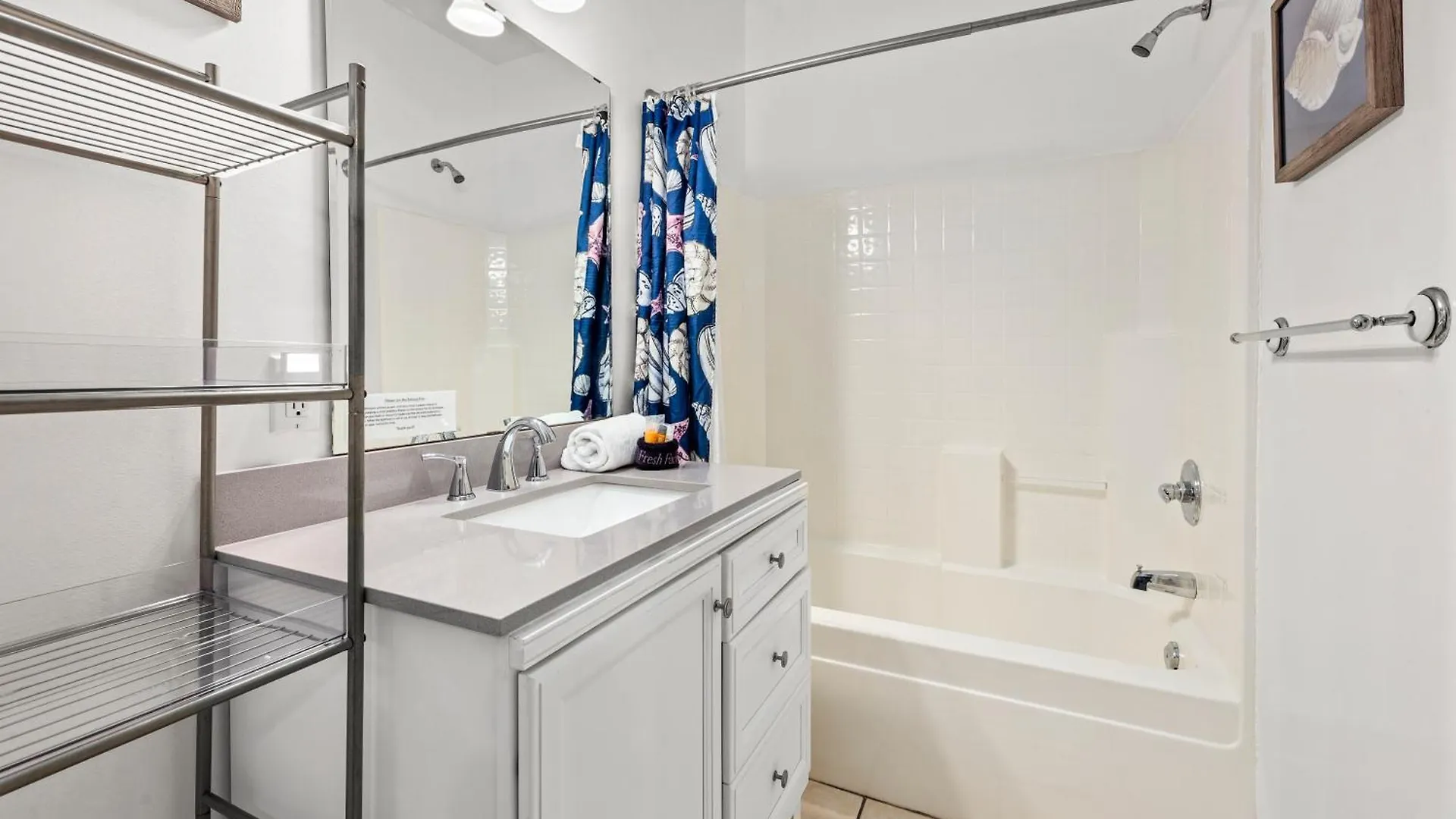 Next To Pier Park! Steps From The Beach! Dog-Friendly! Pool! Panama City Beach