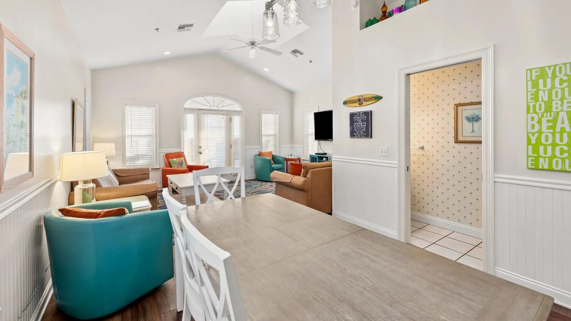 Next To Pier Park! Steps From The Beach! Dog-Friendly! Pool! Panama City Beach