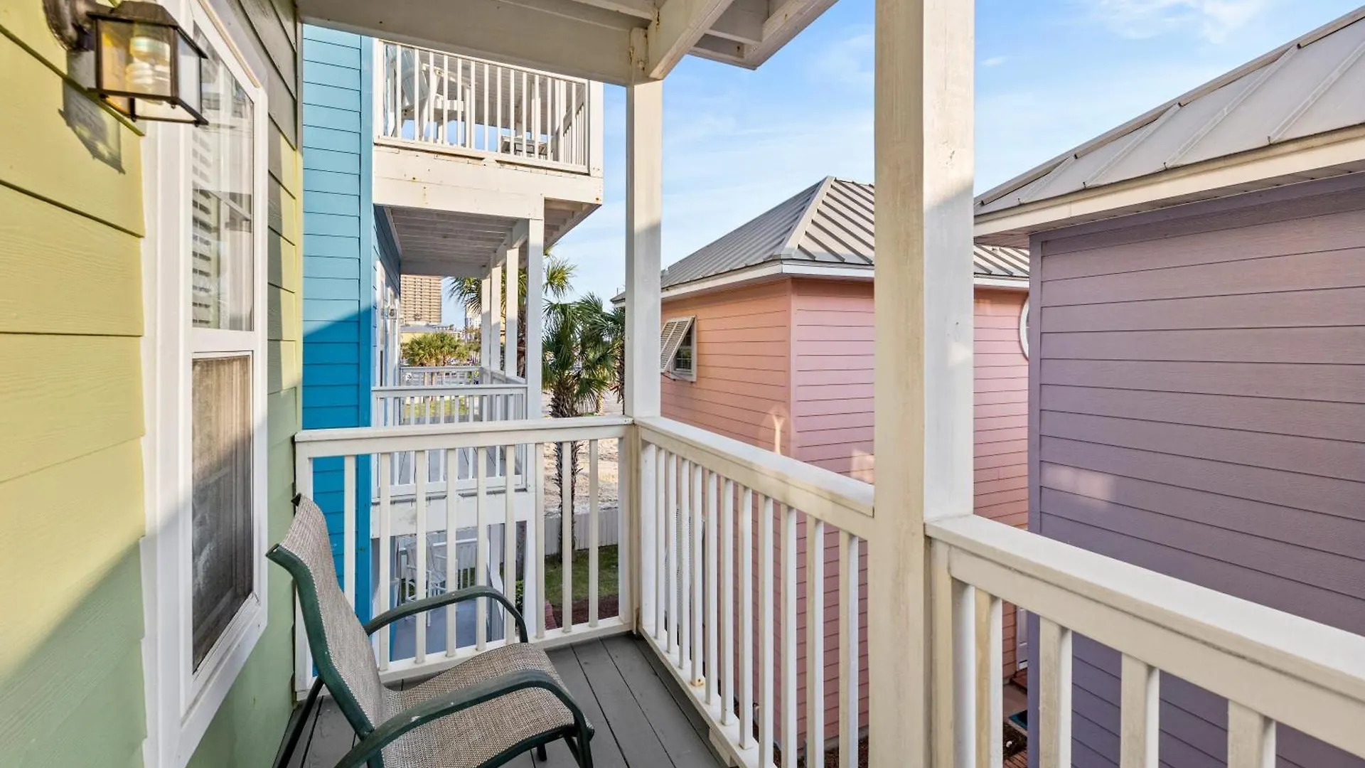 Next To Pier Park! Steps From The Beach! Dog-Friendly! Pool! Panama City Beach Holiday home