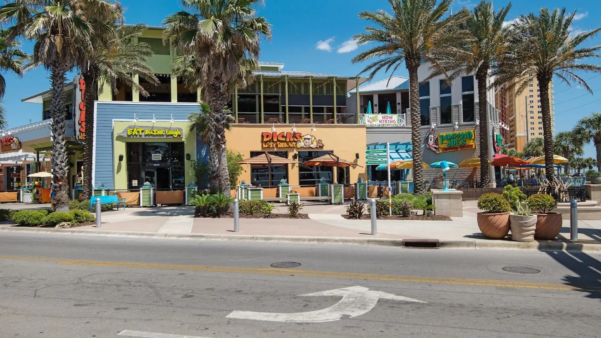 Next To Pier Park! Steps From The Beach! Dog-Friendly! Pool! Panama City Beach
