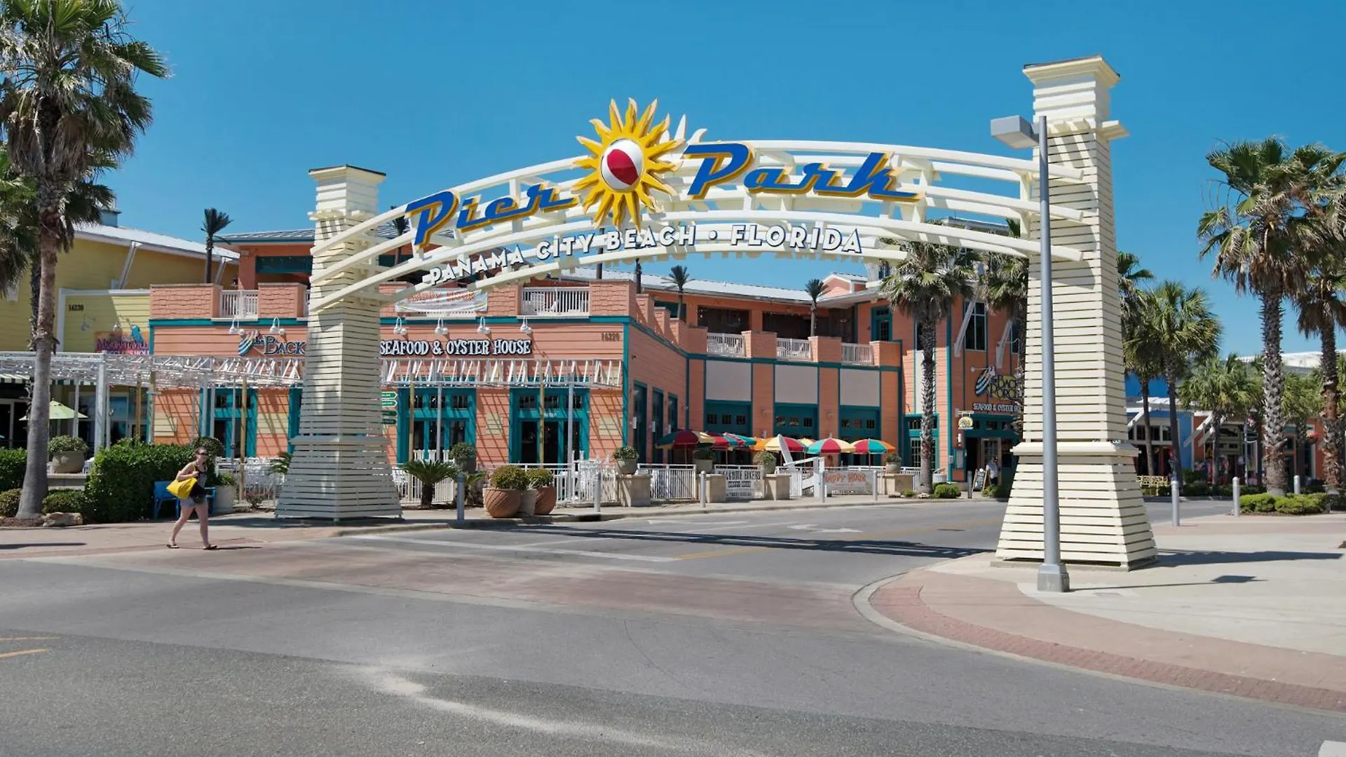 Next To Pier Park! Steps From The Beach! Dog-Friendly! Pool! Panama City Beach
